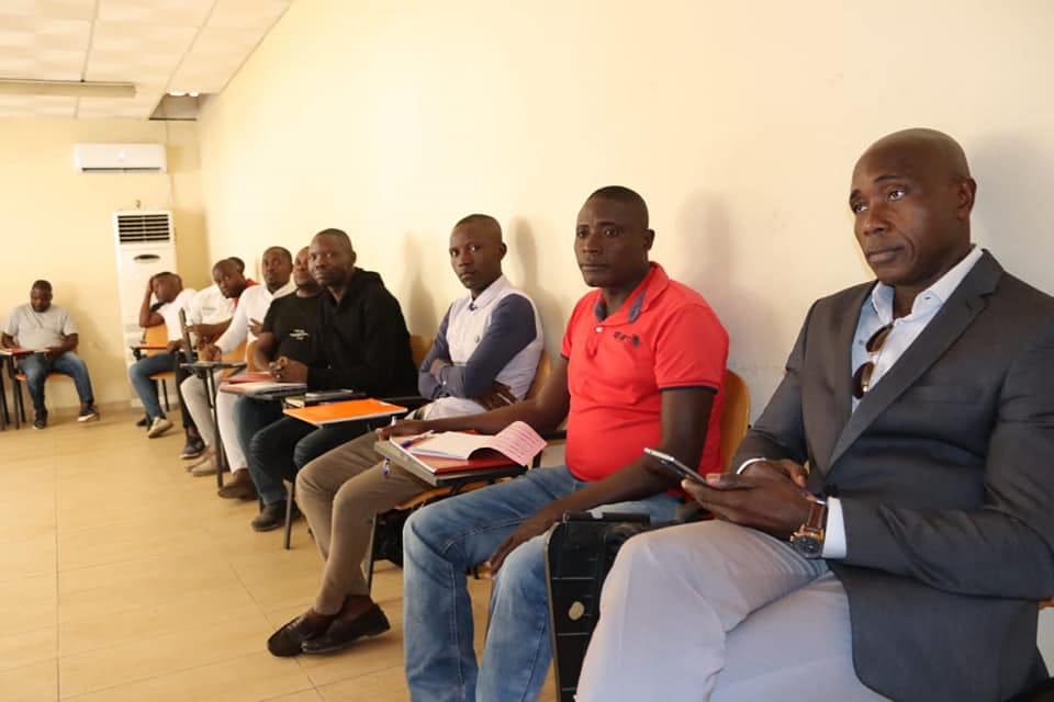 CAMINHO DE FERRO DE LUANDA FORMA VINTE E UM NOVOS MAQUINISTAS