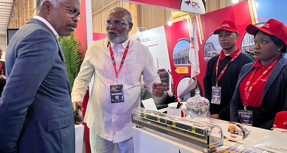 MINISTRO DOS TRANSPORTES VISITA STAND DO CFL NA FILDA 2024
